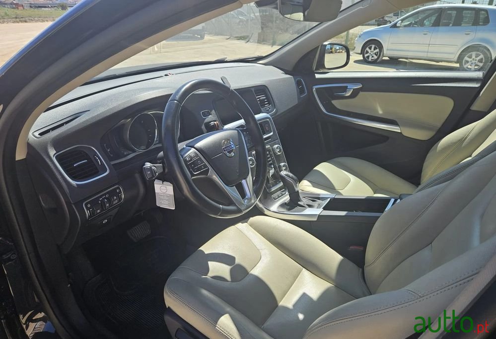 2015' Volvo V60 photo #6