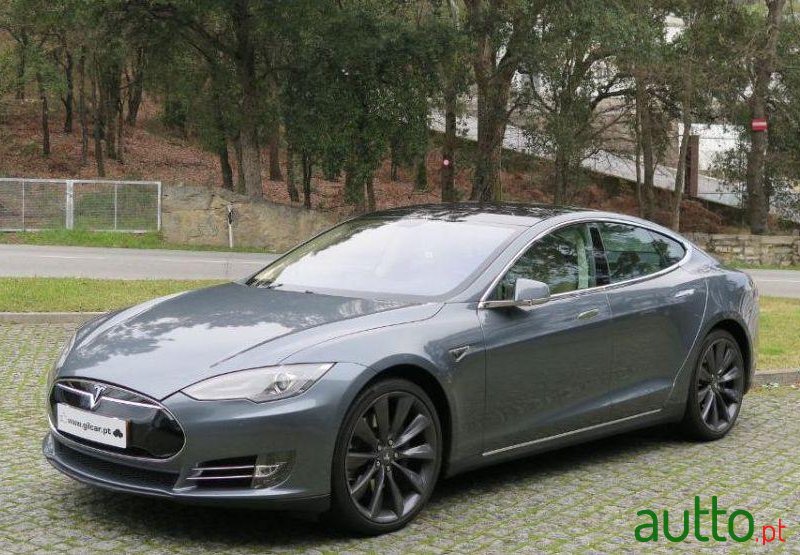 2014' Tesla Model-S 85 Kw photo #2