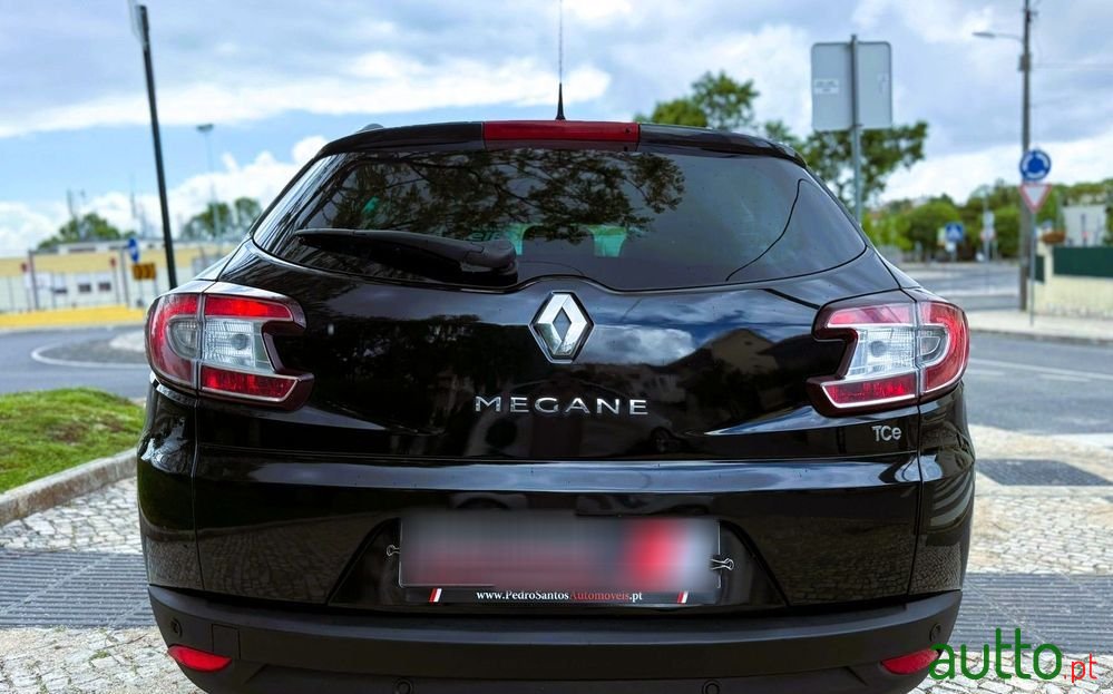 2010' Renault Megane Break photo #6