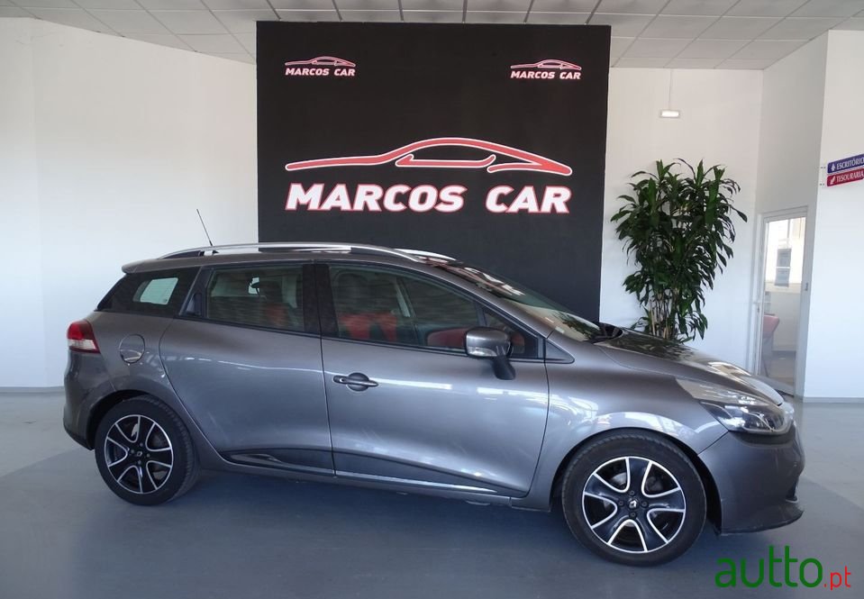 2013' Renault Clio Sport Tourer photo #6