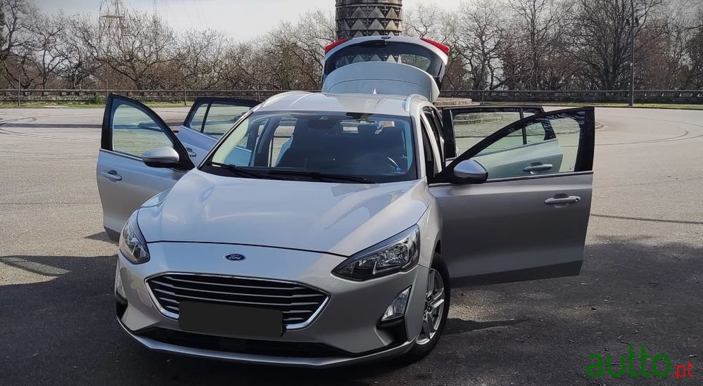 2020' Ford Focus Sw photo #2