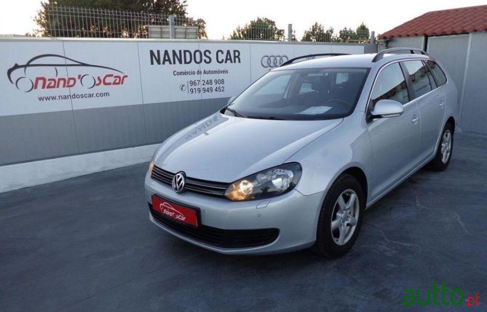 2011' Volkswagen Golf Variant photo #2