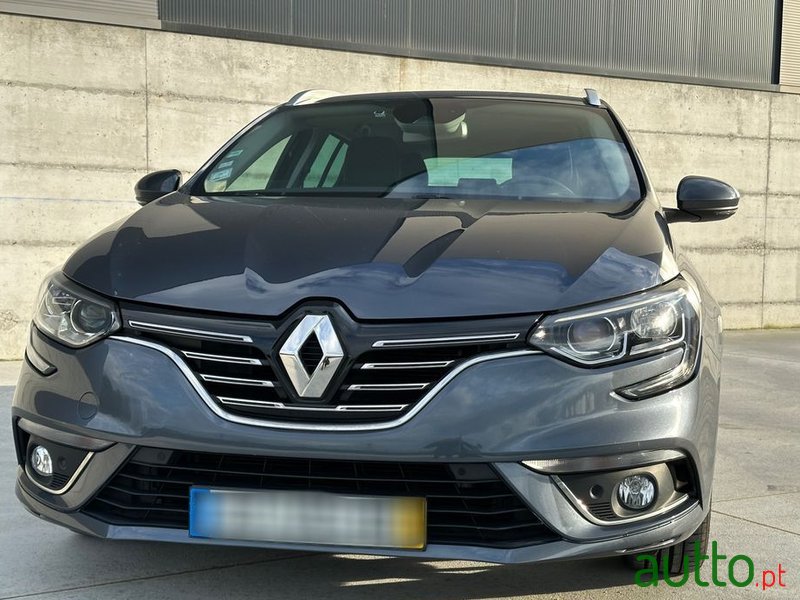 2018' Renault Megane Sport Tourer photo #1