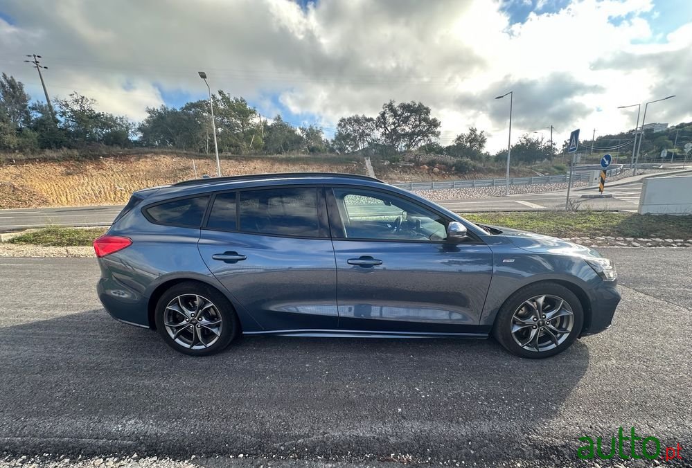 2019' Ford Focus photo #5