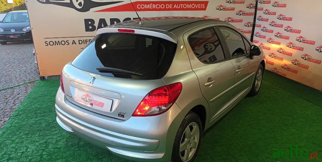 2010' Peugeot 207 photo #3