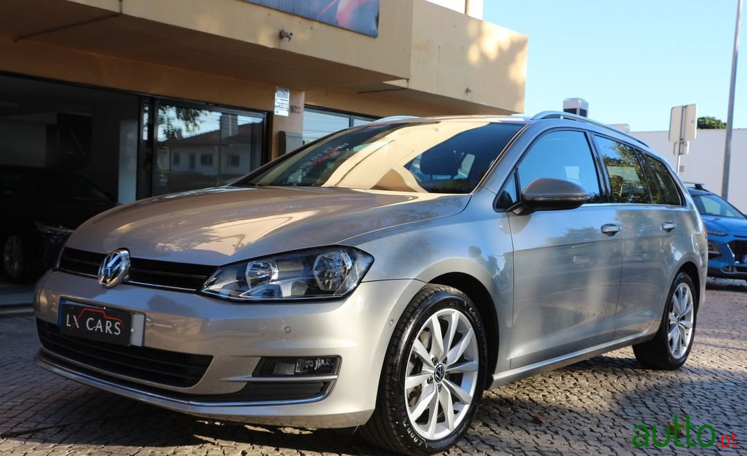 2016' Volkswagen Golf Variant photo #2
