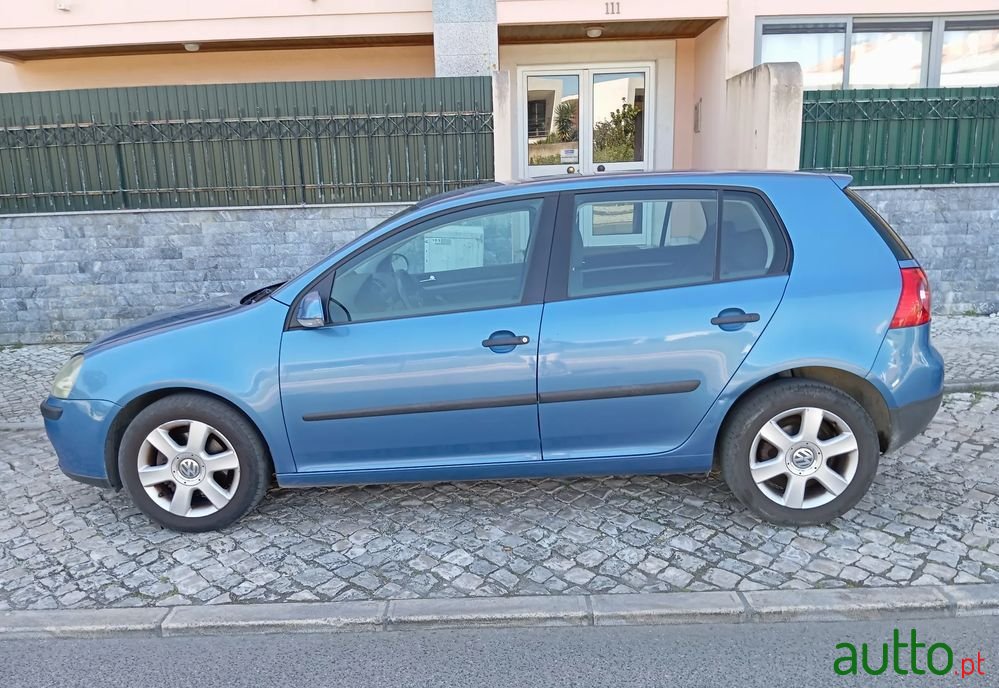 2003' Volkswagen Golf photo #3