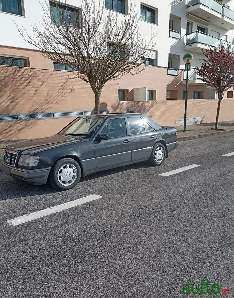 1991' Mercedes-Benz 300 D Turbo photo #2