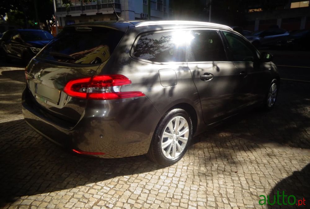 2020' Peugeot 308 Sw photo #5