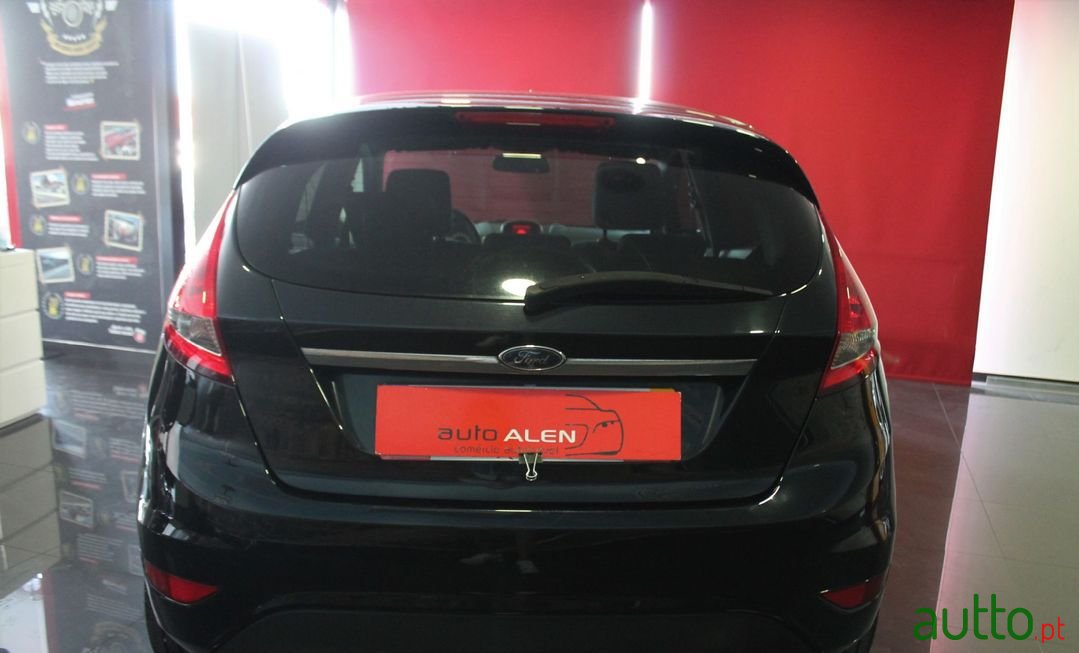 2010' Ford Fiesta photo #5