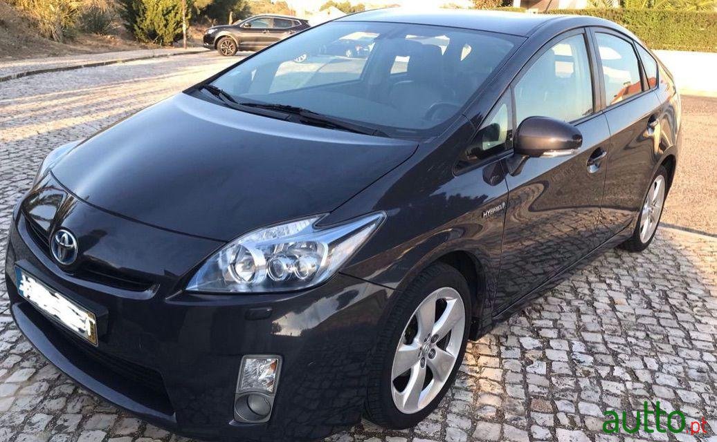 2010' Toyota Prius photo #2