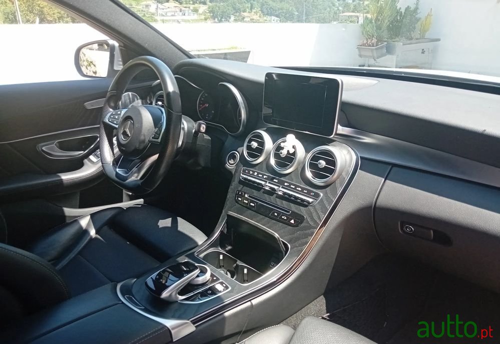 2017' Mercedes-Benz Classe C photo #5