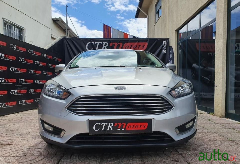 2015' Ford Focus photo #3