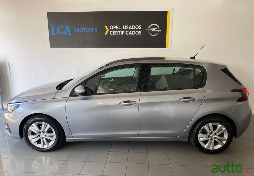 2019' Peugeot 308 photo #2