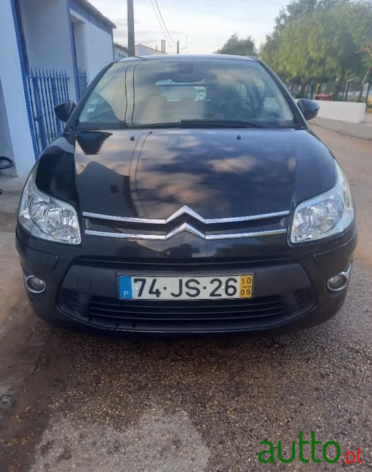 2010' Citroen C4 photo #3