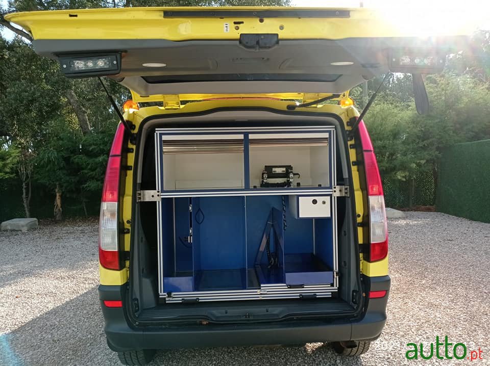 2009' Mercedes-Benz Vito photo #2