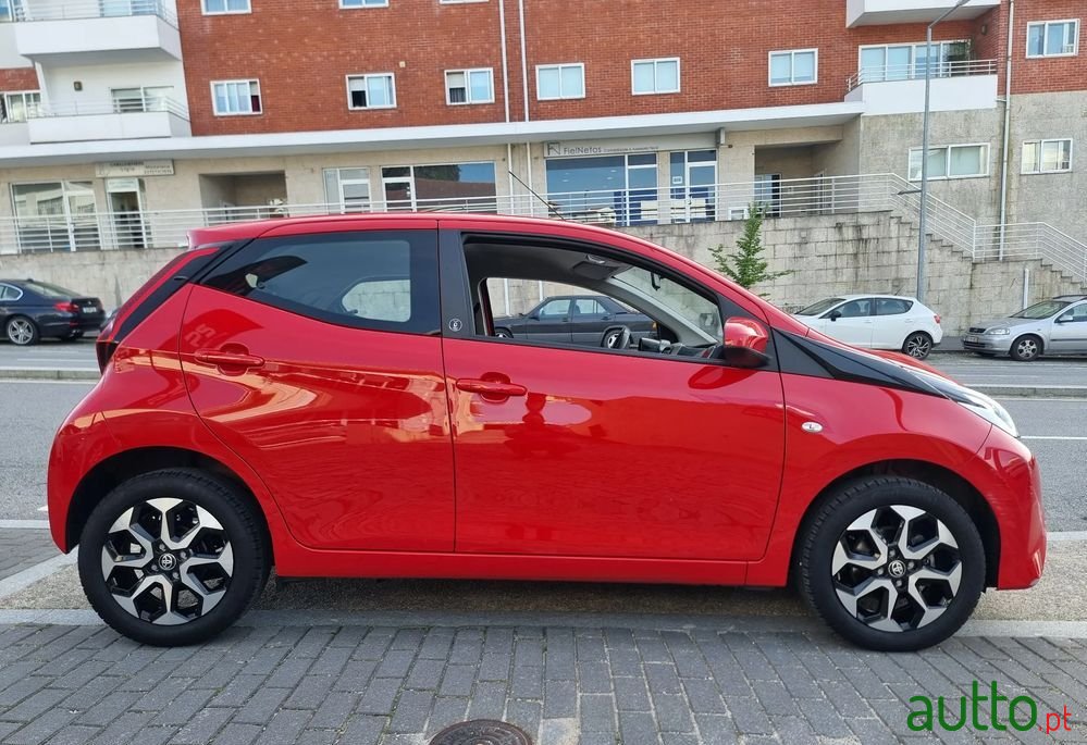 2021' Toyota Aygo 1.0 X-Play+X-Touch photo #6