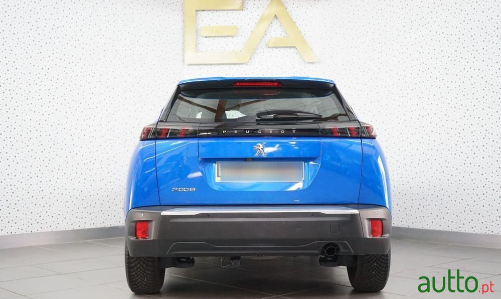2021' Peugeot 2008 photo #5