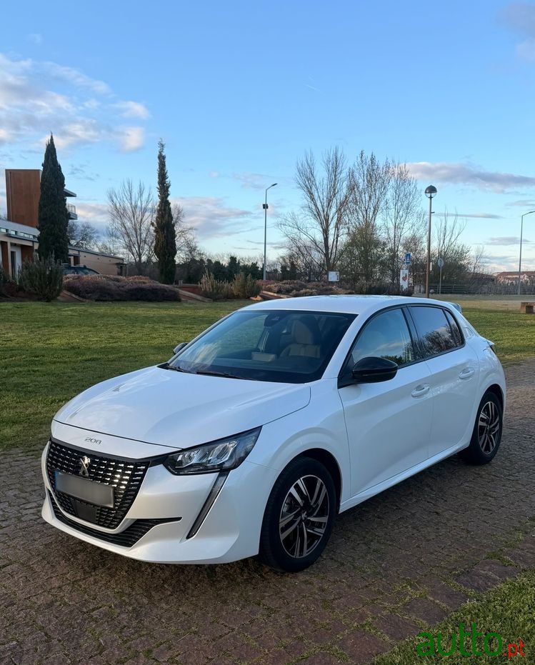 2022' Peugeot 208 photo #2
