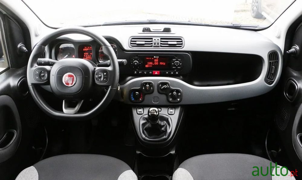 2022' Fiat Panda 1.0 Hybrid City photo #4