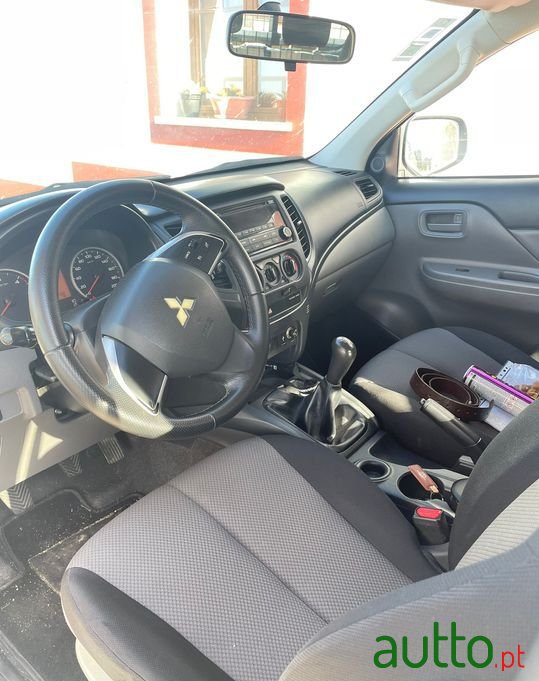 2016' Mitsubishi L200 photo #4