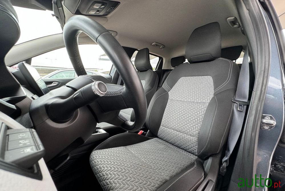 2021' Renault Clio photo #3