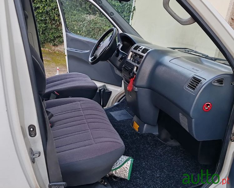 2008' Toyota HiAce photo #6