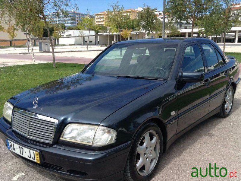 1998' Mercedes-Benz C-250 Td Sport photo #2