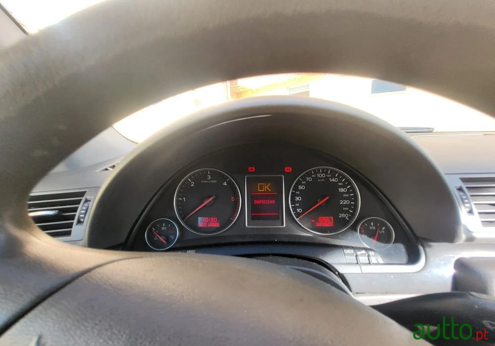 2002' Audi A4 Avant photo #4