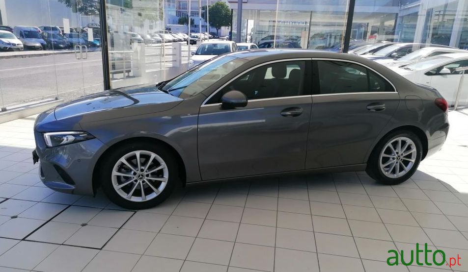 2019' Mercedes-Benz A-180 photo #3