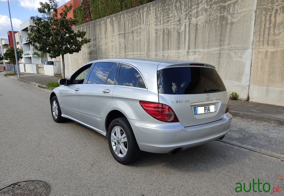 2007' Mercedes-Benz R-320 photo #4