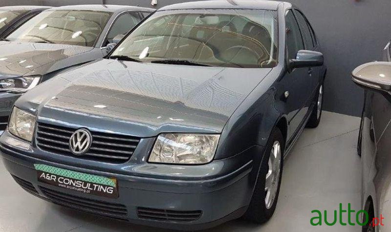 2002' Volkswagen Bora photo #2