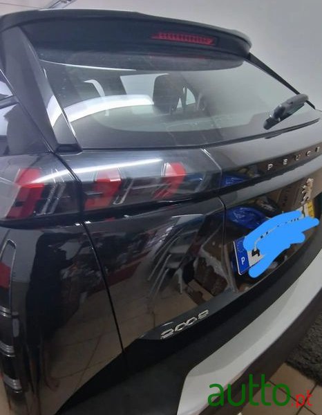 2020' Peugeot 2008 photo #4