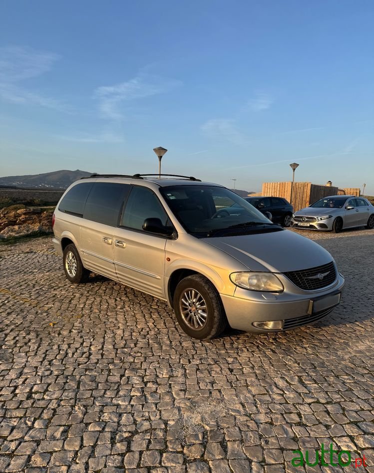 2001' Chrysler Grand Voyager photo #6