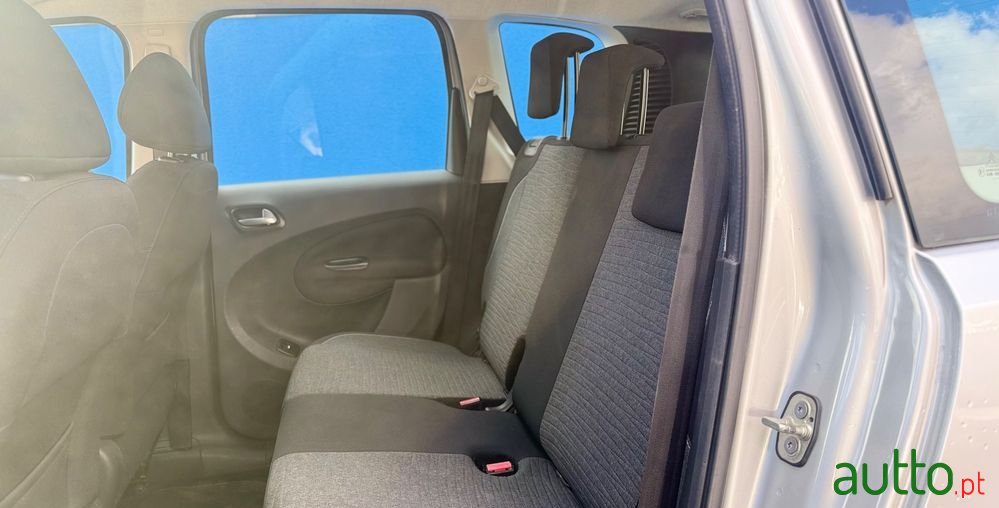 2017' Citroen C3 Picasso photo #4