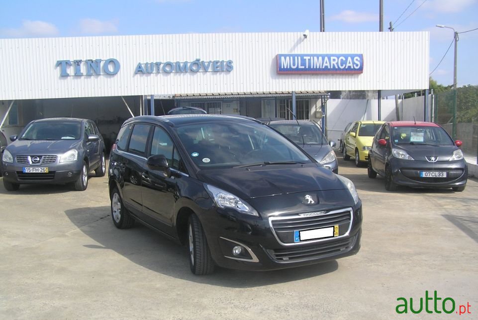 2015' Peugeot 5008 photo #1