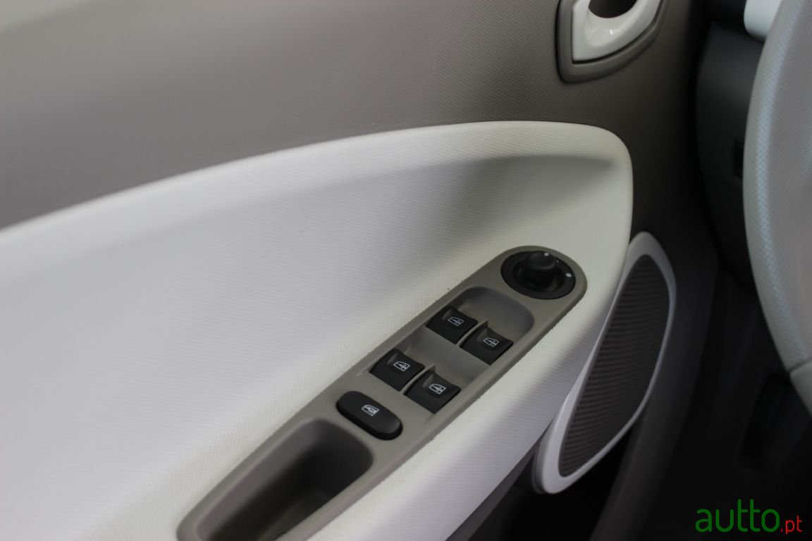 2019' Renault Zoe photo #6