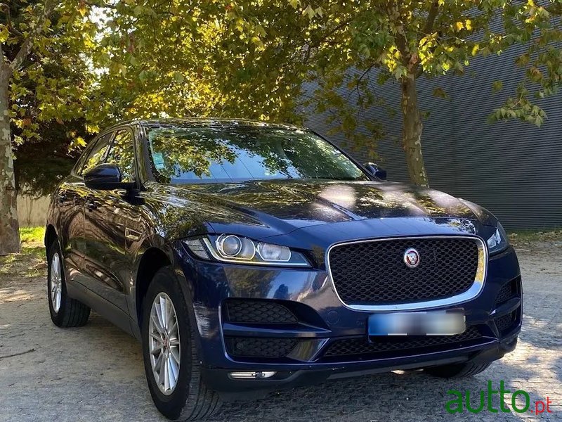 2016' Jaguar F-Pace photo #3