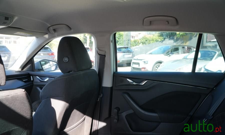 2022' Skoda Scala 1.0 Tsi Ambition photo #5
