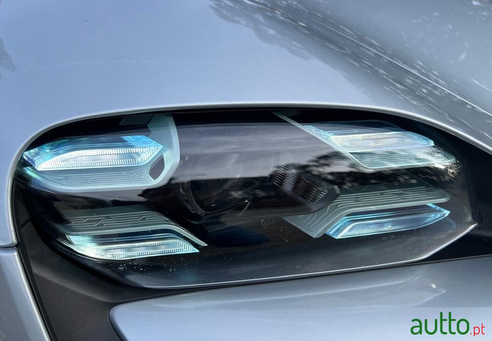 2020' Porsche Taycan Turbo S photo #5