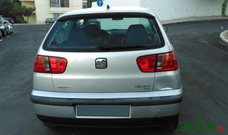 2001' SEAT Ibiza photo #3