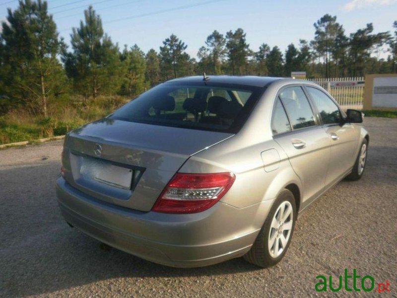 2007' Mercedes-Benz C-200 Cdi Classic photo #2