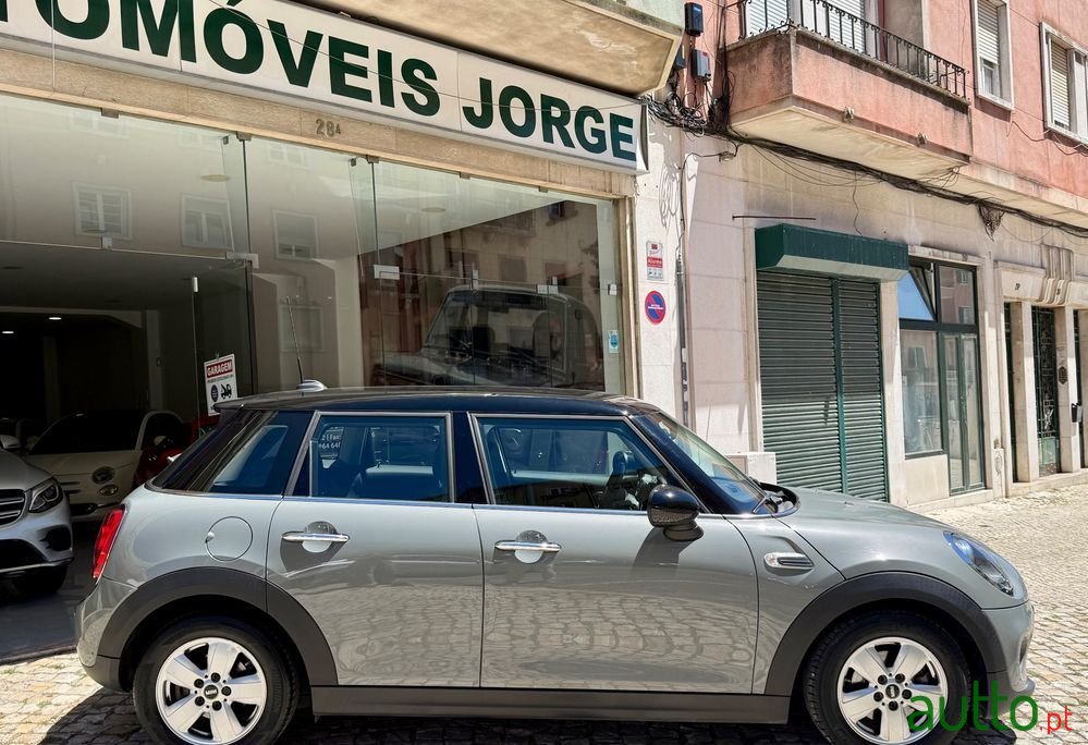 2018' MINI Cooper D 5 Portas photo #3
