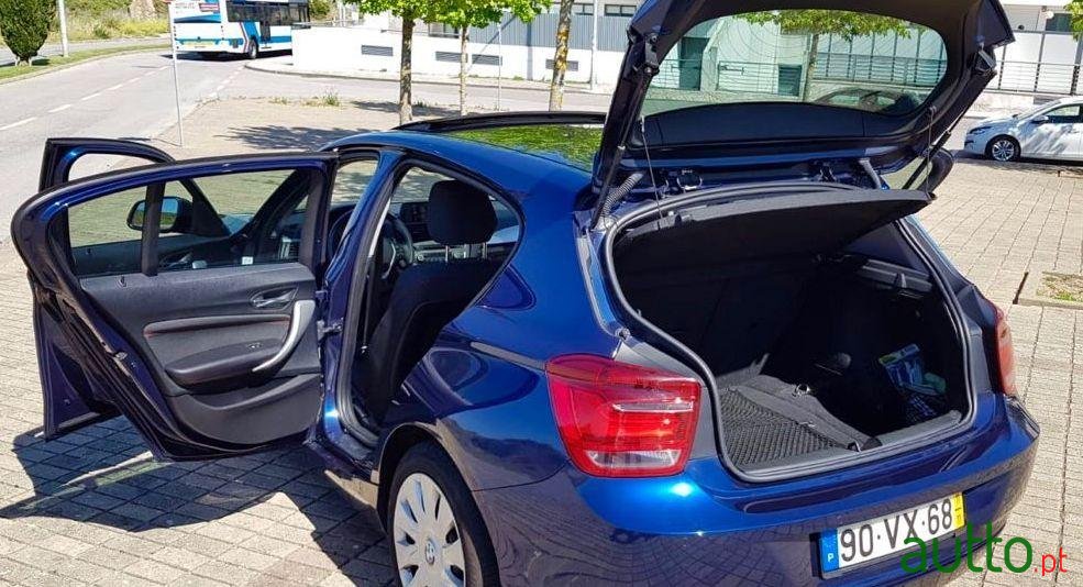 2011' BMW 120 Sport photo #4