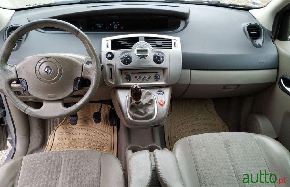 2005' Renault Grand Scenic photo #3