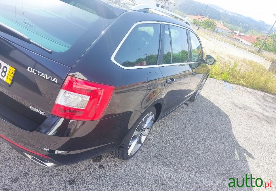 2013' Skoda Octavia Break photo #4