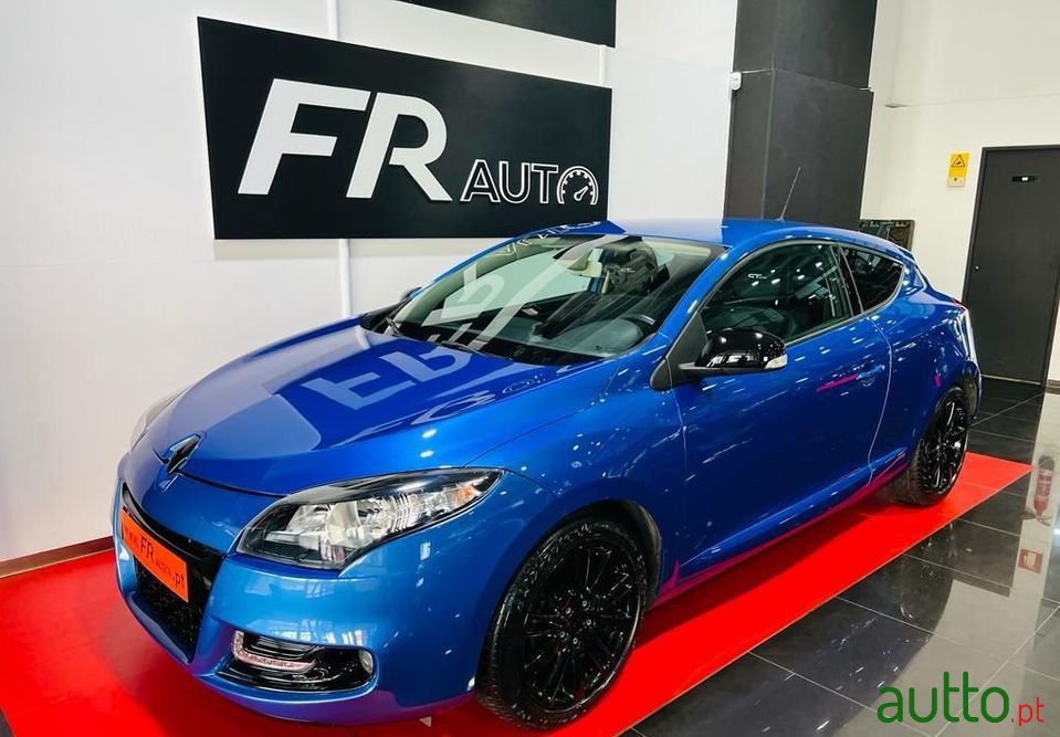 2012' Renault Megane Coupe photo #2