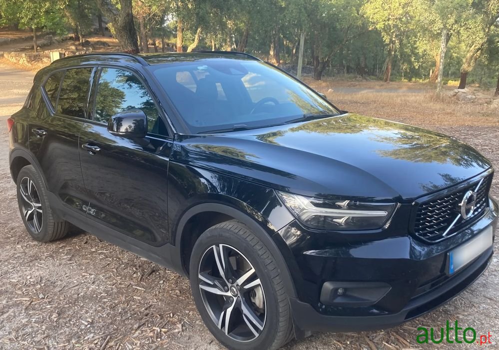 2020' Volvo Xc 40 photo #1