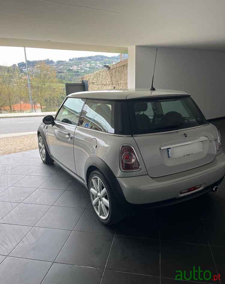 2011' MINI Cooper D photo #4