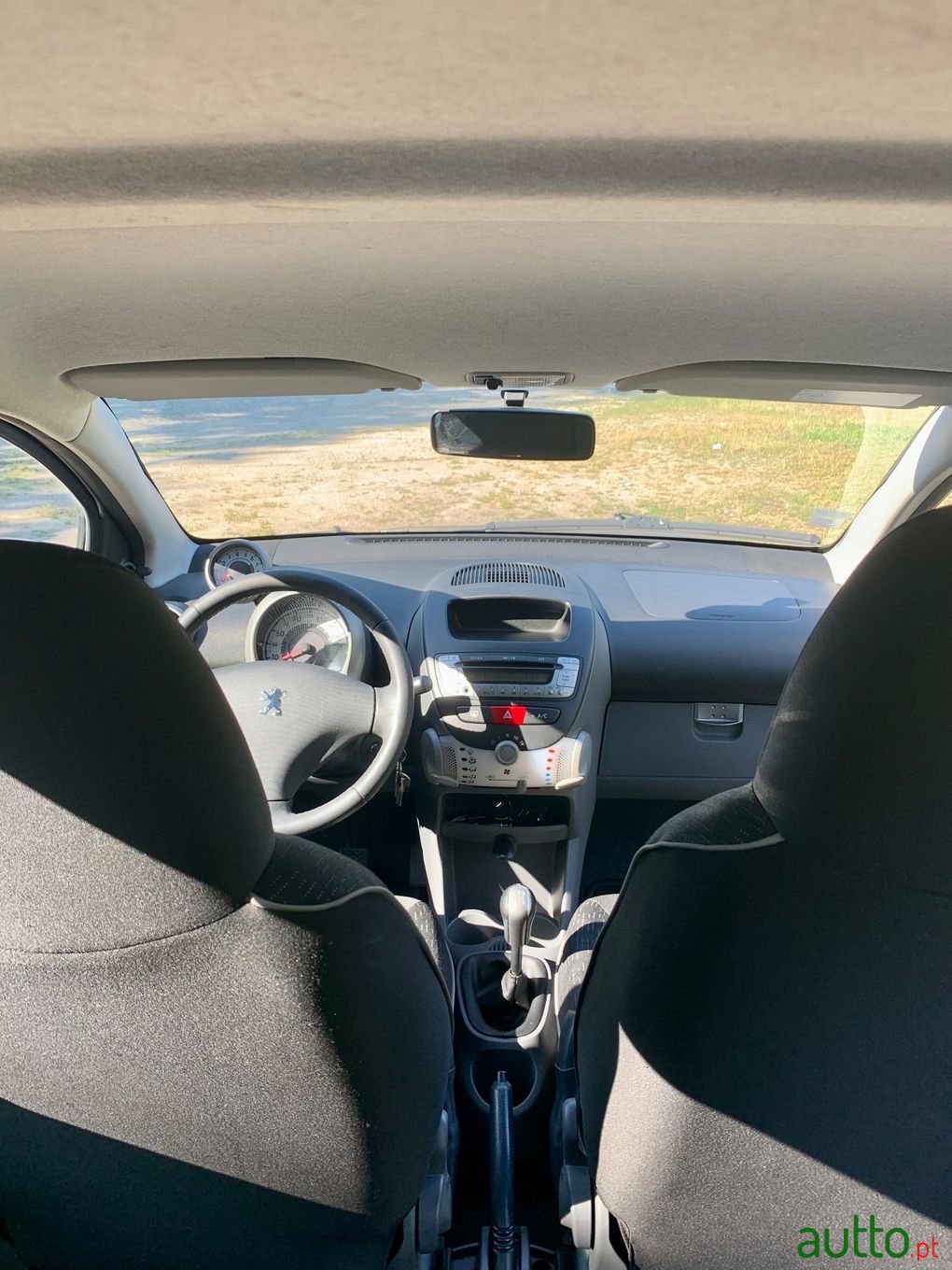 2011' Peugeot 107 photo #6